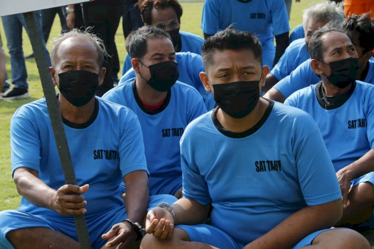 24 Bandar Judi di Gulung di Jateng, Kapolda Jateng : Wujud keseriusan Polri dalam Harkamtibmas  Polda Jateng Tangkap Ratusan Pelaku Judi dalam 1 hari, Kapolda Jateng : Libatkan juga Tokoh Masyarakat dalam pembinaan