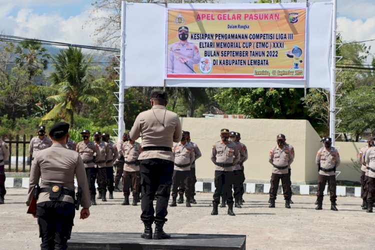 Kapolres Lembata Pimpin Upacara Gelar Pasukan Kesiapan Pengamanan Eltari Memorial Cup XXX1 Tahun 2022