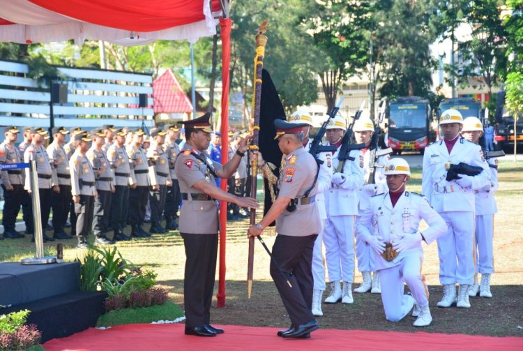 Pergantian Kapolda NTT Ditandai dengan Upacara  Penyerahan Pataka Catya Turangga Wira Sakti