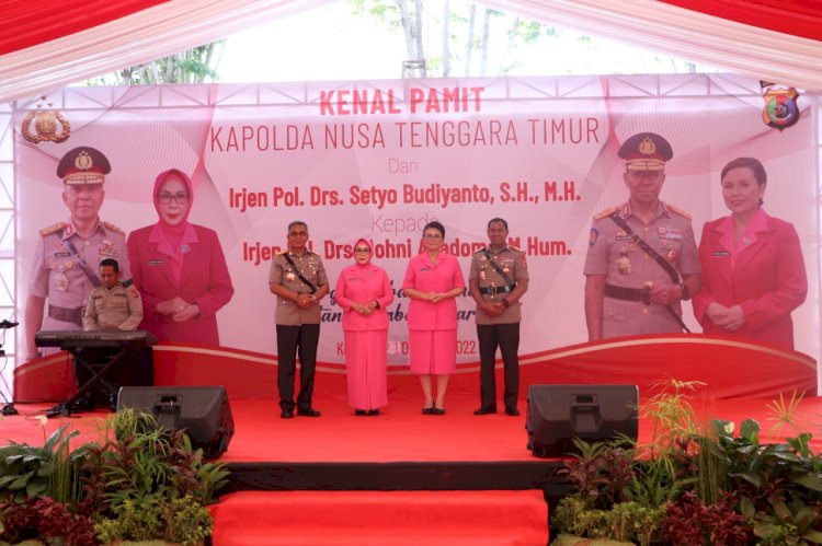 Kenal Pamit Kapolda NTT Irjen Pol. Drs. Johni Asadoma, M.Hum dan Irjen Pol. Drs. Setyo Budiyanto, S.H., M.H. Penuh Kesederhanaan dan Kekeluargaan