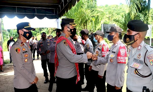 Cek Situasi dan Kondisi Jajarannya, Kapolres Flotim Kunker Dua Polsek Sekaligus