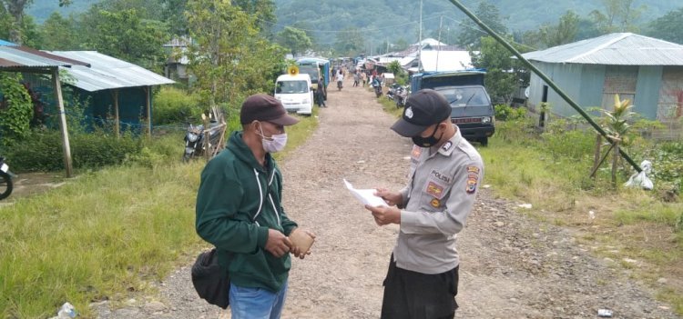 Tekan Penyebaran Covid, Polsek Sano Nggoang Bantu Tim Gugus Tugas Covid Kecamatan Sano Nggoang dan Puskesmas Werang Imbau Masyarakat Taat Prokes