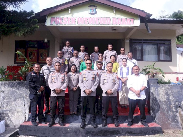 Kunjungi Polsek Wewewa Barat, Wakapolda NTT Minta Layani Masyarakat Dengan Baik