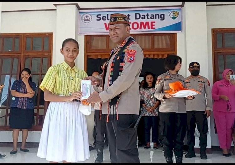 Pesan Kapolda NTT di SMAK ST. Ignatius Loyola : Untuk Menjadi Sukses Harus Dengan Disiplin dan Kerja Keras