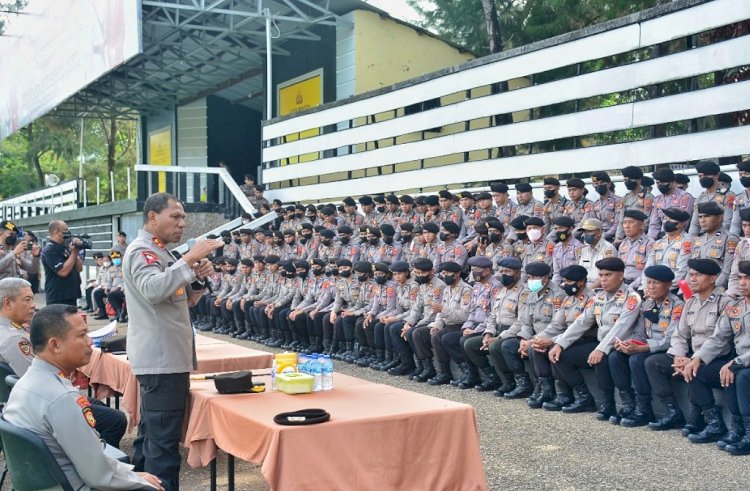 Beri Arahan Kepada Jajaran Ditsamapta, Kapolda NTT : Sebagai Anggota Polri harus Disiplin, Profesional, Loyal dan Inovatif