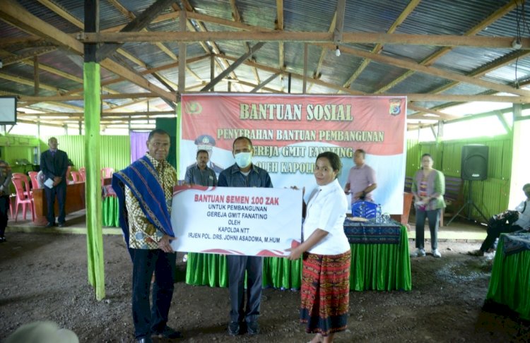 Di Kabupaten Alor, Kapolda NTT Beri Sumbangan Untuk Pembangunan di Dua Gereja