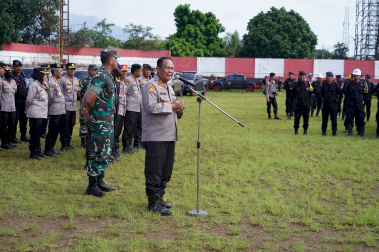 Polri Kerahkan Ribuan Personel Bersihkan Puing-puing Pasca Gempa Cianjur