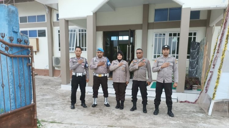 Berikan Rasa Aman dan Nyaman, Ratusan Personel Polda NTT Diterjunkan Jaga Ketat Ibadah Tutup Tahun