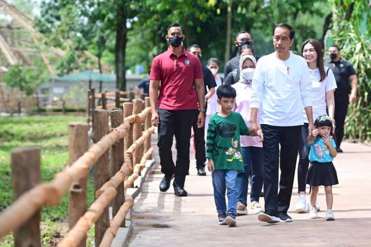 Tinjau Hasil Revitalisasi, Presiden RI Kunjungi Taman Satwa Taru Jurug (Solo Safari