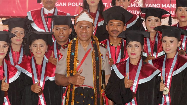 Kepada Wisudawan Politeknik St. Wilhelmus Boawae, Kapolda NTT Ingatkan untuk Terus  Belajar dan Berjuang