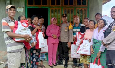 Korban Kebakaran di Mbeliling Terima Bantuan Presiden Jokowi