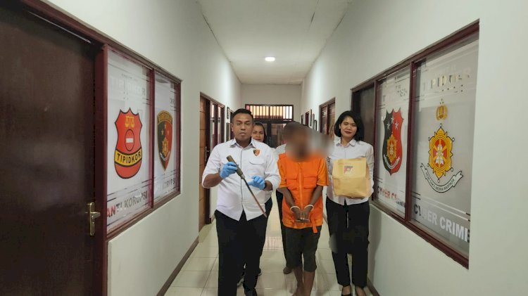 Satreskrim Polres Ende Tahan Tersangka Kasus Pemerkosaan Terhadap Anak Kandung