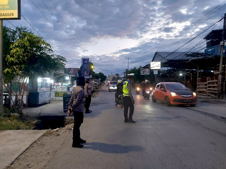 Tingkatkan Keamanan di Wilkum Polresta Kupang Kota, Ratusan Personel Polda NTT Ops Ketupat 2023 Giatkan Strong Point