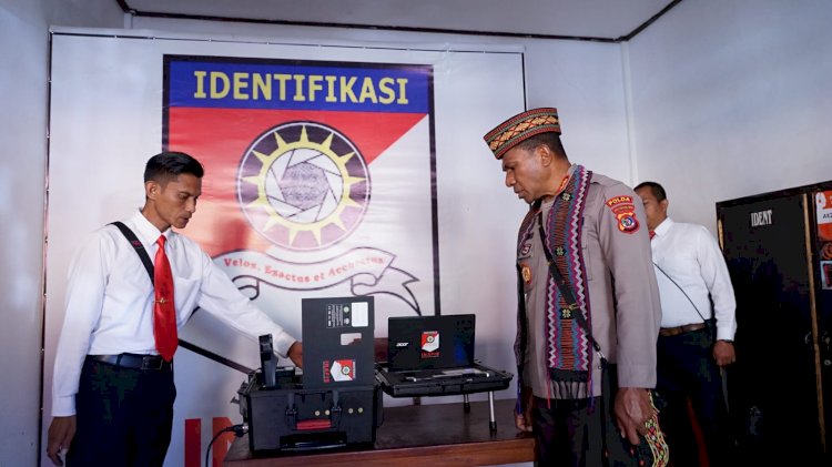 Pastikan Berjalan Secara Baik, Kapolda NTT Cek Unit Pelayanan Publik di Polres Manggarai