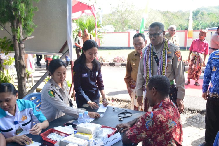 Pantau Langsung Pelaksanaan Bhakti Kesehatan, Kapolda NTT Apresiasi Masyarakat Amarasi Timur yang Antusias Ikut Vaksin Covid 19