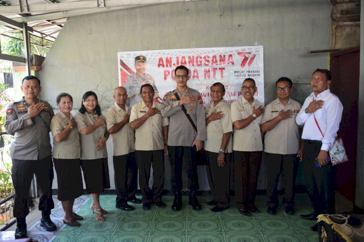 Dalam Rangka Hari Bhayangkara ke-77, Wakapolda NTT Anjangsana Ke Rumah Purnawirawan dan Warakawuri Polri