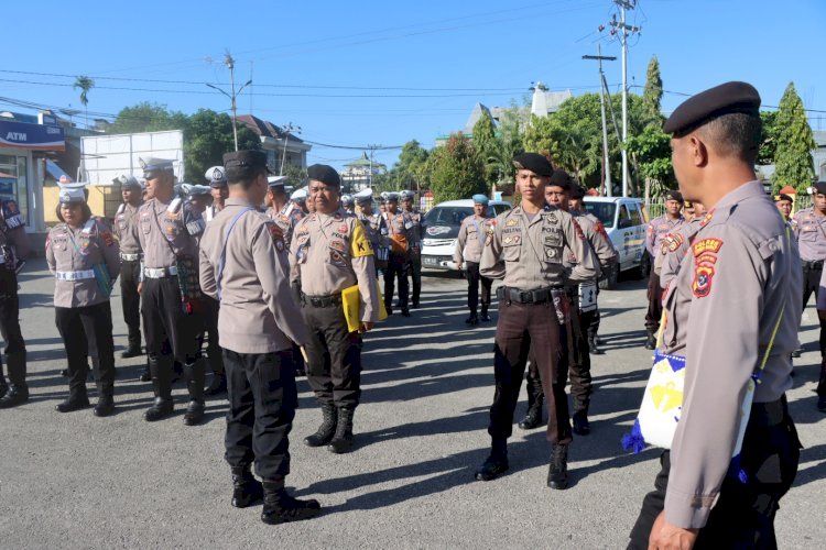 Cek Sikap Tampang, Kapolres Sumba Barat Ingatkan Personel Pentingnya Kedisiplinan perorangan