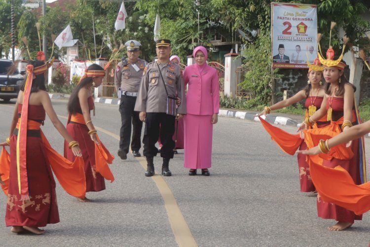 Kemeriahan Kataga dan Woleka Warnai Penyambutan Kapolres Sumba Barat Baru