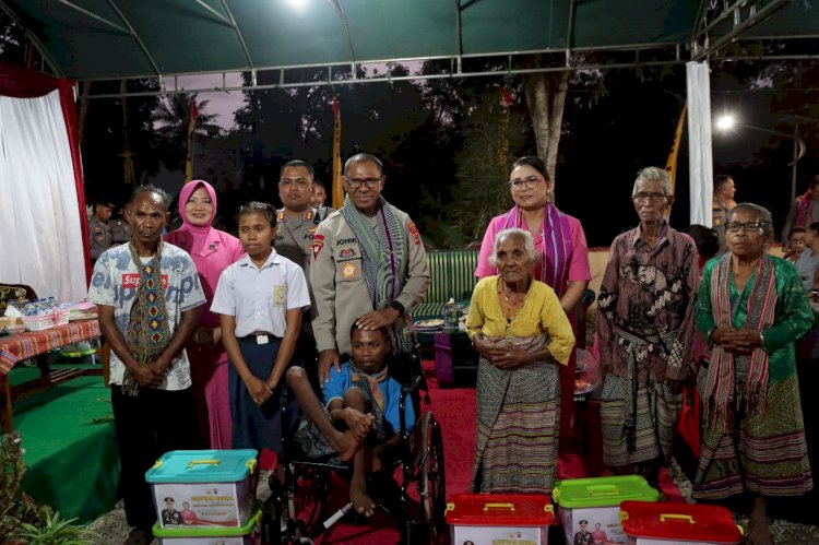 Kapolda NTT dan Ketua Bhayangkari Daerah Beri Bansos kepada Masyarakat di Kecamatan Miomaffo Timur, TTU