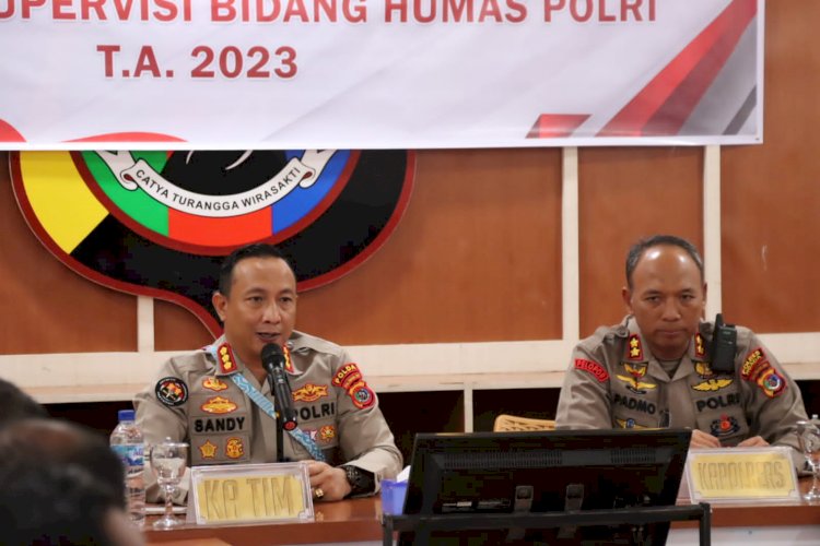 Supervisi di Polres Ngada, Kabidhumas Polda NTT Ingatkan Setiap Anggota Polri Adalah Pengemban Fungsi Humas