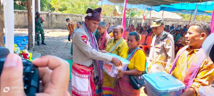 Peduli Masyarakat di Perbatasan RI RDTL, Kapolda NTT Lakukan Hal ini Bagi Ratusan Warga Amfoang Timur