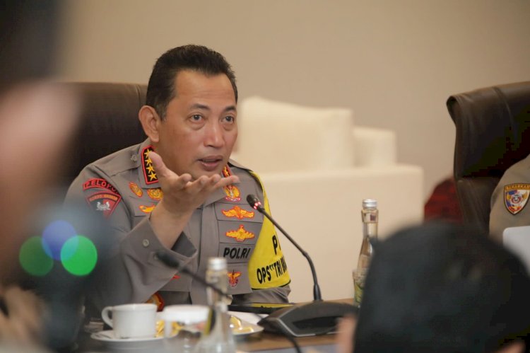 Kapolri Pantau Command Center Pengamanan KTT Asean 