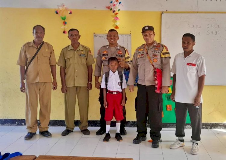 Polisi di Tasifeto Barat, NTT, Bantu Sebastianus Fahik Dapatkan Pendidikan