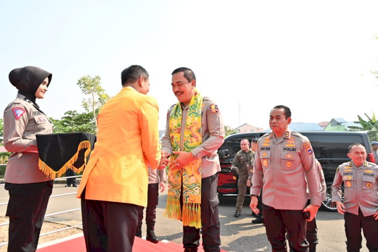 Tatap Muka dengan Civitas Akademika ULM Banjarmasin, Wakapolri Serahkan Beasiswa Kepada Mahasiswa/i ULM