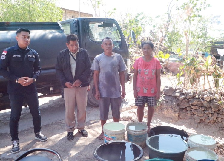 Bantuan Air Bersih dari Bidhumas Polda NTT Disambut Haru Warga Kota Kupang