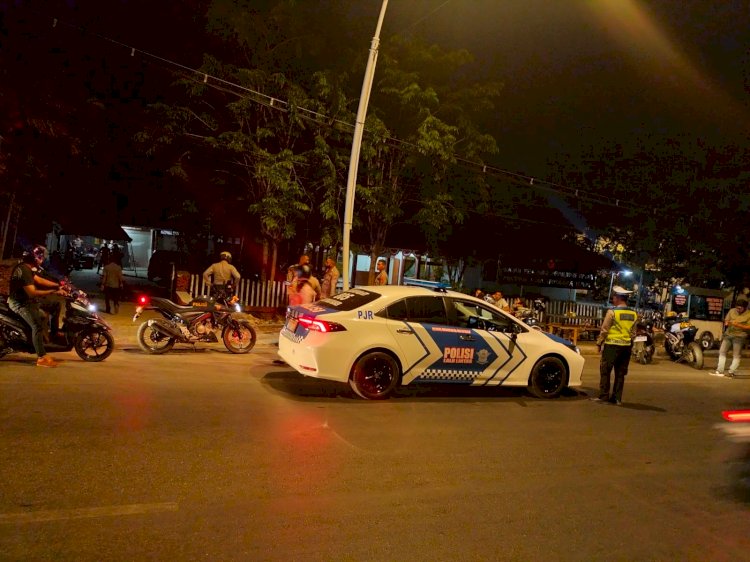 Tim Patroli Dialogis OMB Gelar Patroli Malam Cipta Kondisi Kamtibmas yang Kondusif