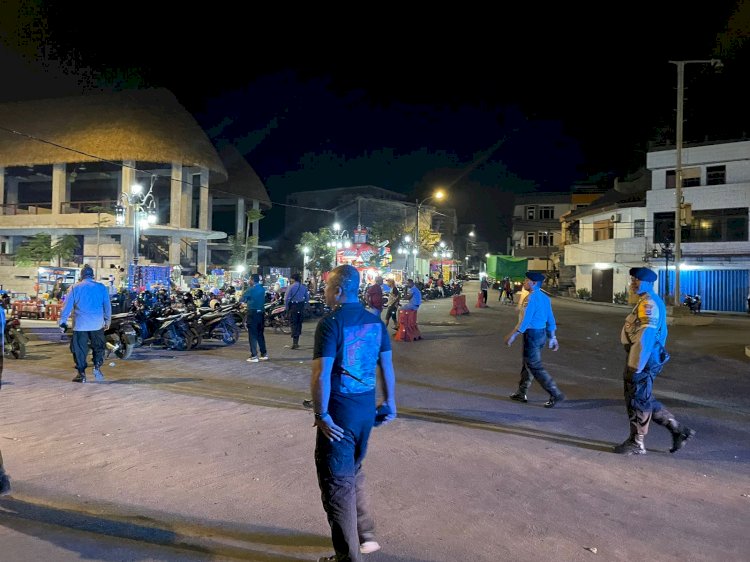 Tim Patroli Gabungan Dialogis OMB Cipta Kondisi Dengan Patroli Kamtibmas di LLBK Kota Lama