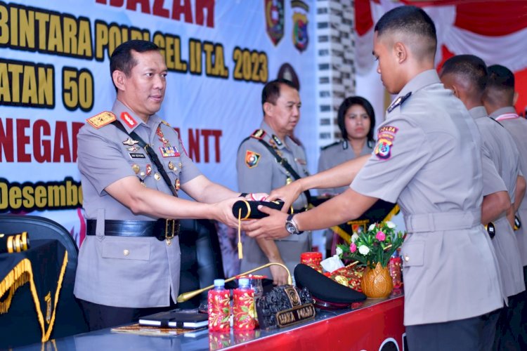 Wakapolda NTT Berikan Penghargaan kepada 276 Siswa Diktukba Polri