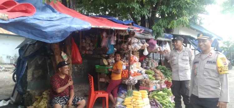 Satgas Binmas OMB Polda NTT Lakukan Patroli Dialogis dan Imbauan di Pasar Inpres Naikoten