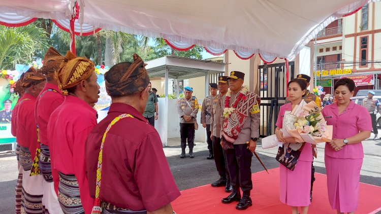 Momen Spesial: Penyambutan Hangat untuk Kapolda NTT Irjen Pol. Daniel Tahi Monang Silitonga