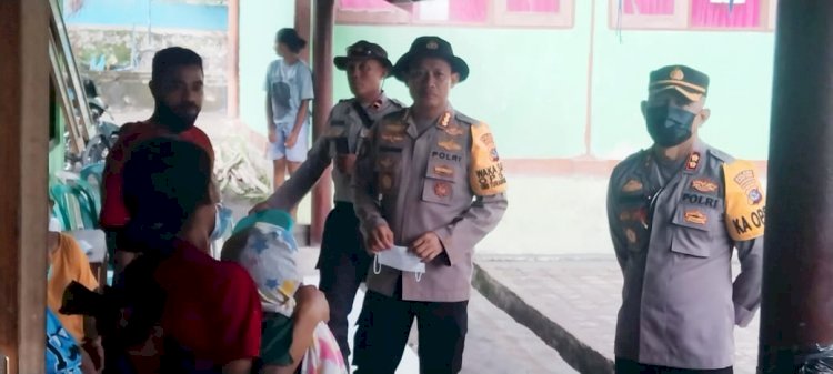 Penguatan Mental dan Kesehatan bagi Pengungsi Gunung Lewotobi oleh Dirsamapta Polda NTT dan Kapolres Flotim