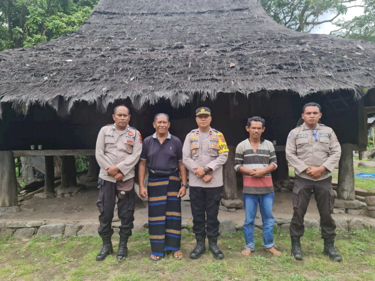 Kapolsek Wolowaru Jalin Silaturahmi dengan Tokoh Adat dan Kunjungi Kopdit Pintu Air