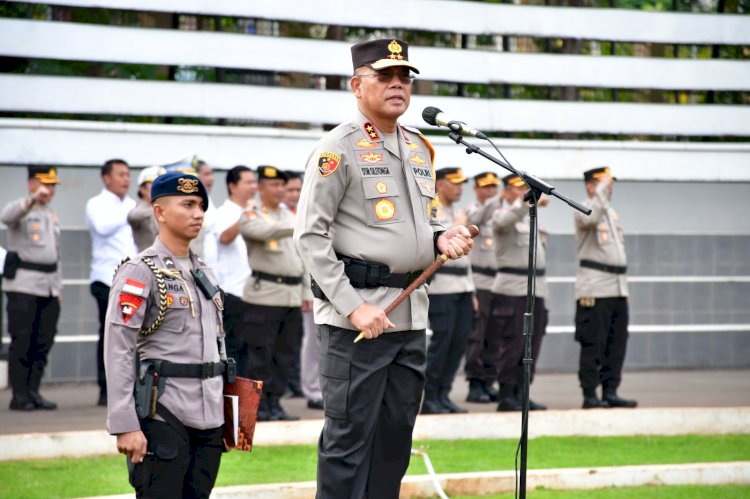 Pimpin Upacara Bulanan, Kapolda NTT Soroti Dampak Perkembangan Teknologi