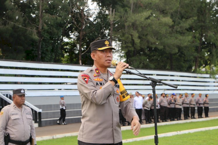 Wakapolda NTT Tekankan Kedisiplinan Personel dalam Apel Gabungan