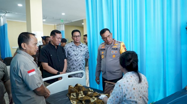 Kapolda NTT Kunjungi Korban Kebakaran Asrama Brimob, Beri Dukungan dan Semangat