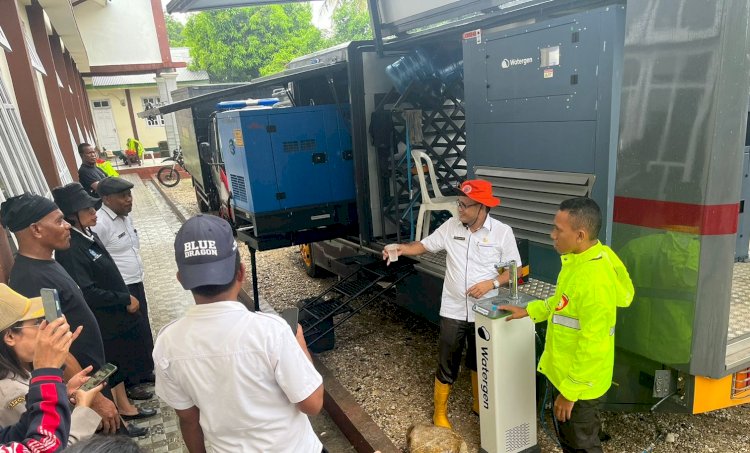 Mobil Water Gen Bantu Korban Banjir di Desa Oebelo: Personel Ditsamapta Polda NTT Bergerak Cepat