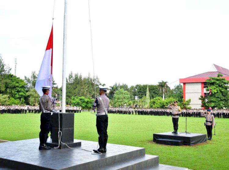 Pimpin Upacara Bulanan, Kapolda NTT Ajak Anggota Lestarikan Semangat Pengabdian dan Disiplin