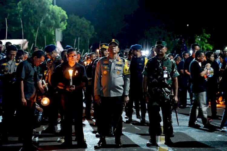 Kapolda NTT Terjun Langsung dalam Pengamanan Prosesi Jumat Agung Mengelilingi Kota Larantuka