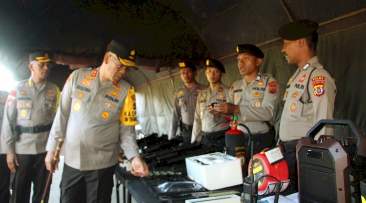 Pastikan Siap Amankan Pilkada, Kapolda NTT Cek Almatsus Polri Polda NTT