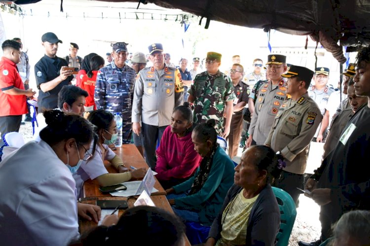 Polda NTT Gelar Kegiatan Pengobatan Gratis, Masyarakat Uitao Antusias Memeriksakan Kesehatan