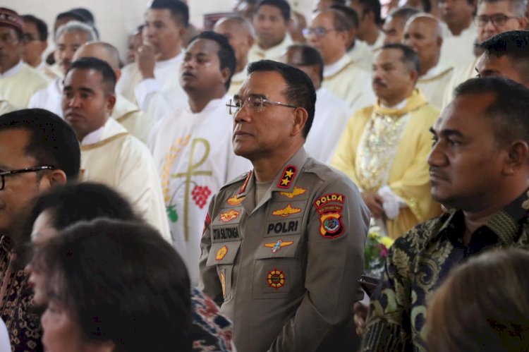 Kapolda NTT Hadiri Misa Pentahbisan Uskup Agung Ende Mgr. Paulus Budi Kleden, SVD