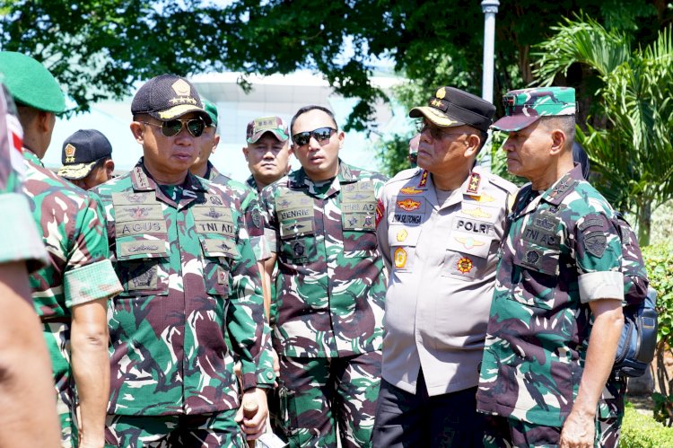 Panglima TNI dan Kapolda NTT Tinjau Langsung Dampak Erupsi Gunung Lewotobi