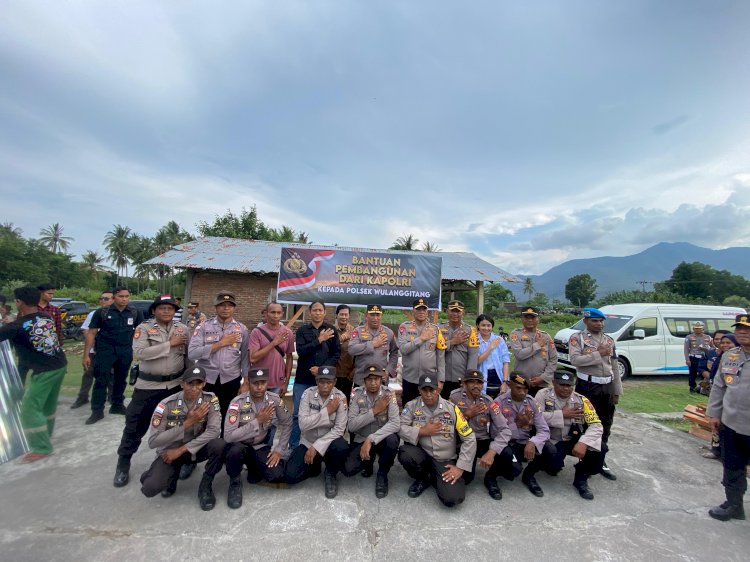 Kapolri Tinjau dan Serahkan Bantuan untuk Renovasi Polsek Wulanggintang