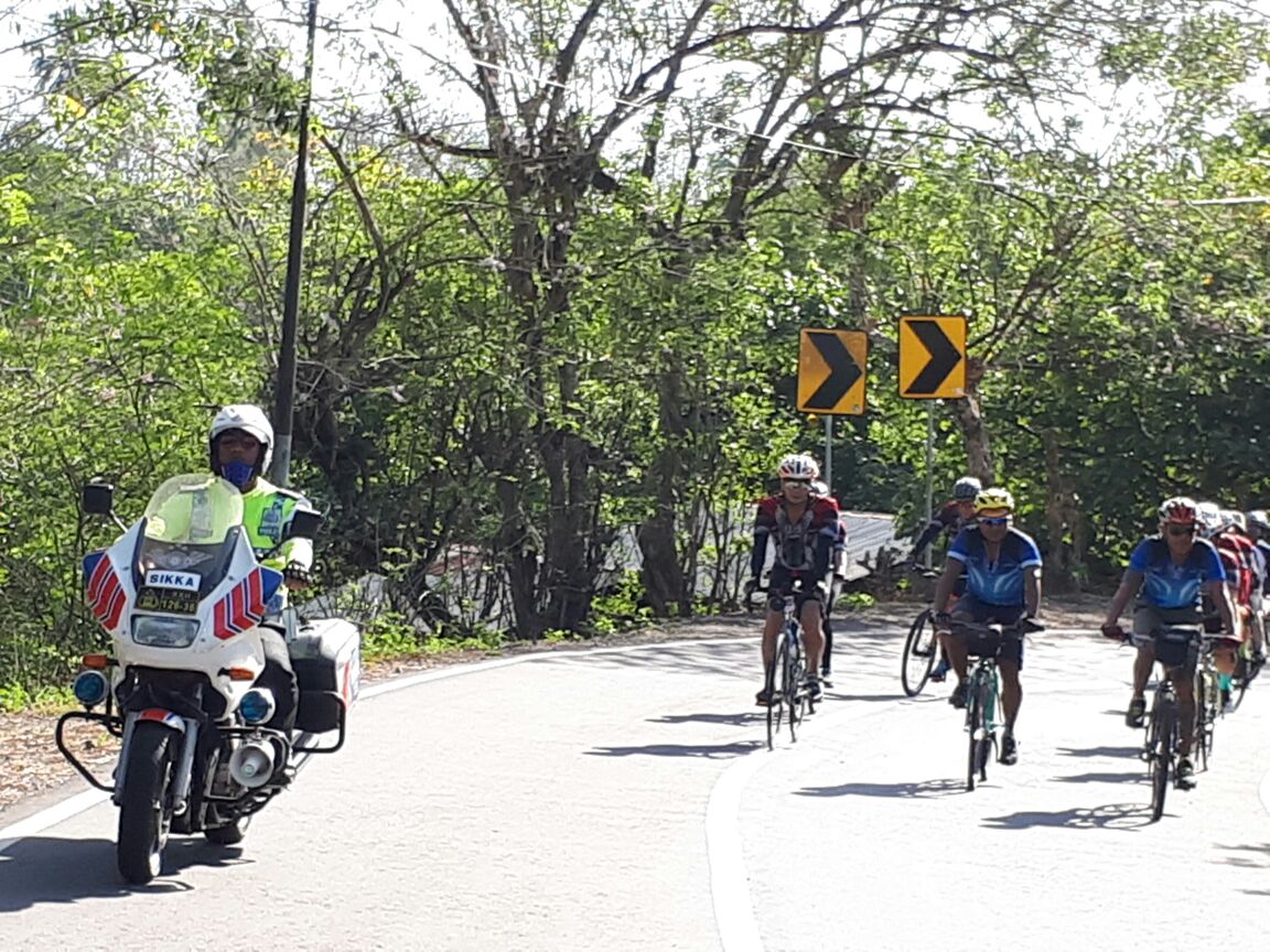 Etape I Kompas Jelajah Sepeda Flores 2017 diamankan 149 Personil Polres Sikka