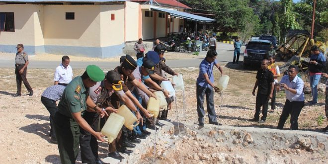 Polres Rote Ndao POlda NTT Musnahkan Barang Bukti Minuman Keras