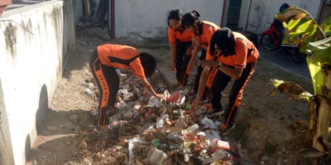 Polwan Polres Sumba Timur sambut HUT Polwan Ke-69 dengan bakti sosial ke Tempat Ibadah